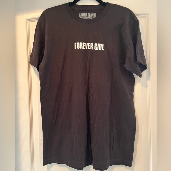 Ariana Grande FOREVER GIRL concert tee Dangerous Woman Tour 2017 - Picture 3 of 5